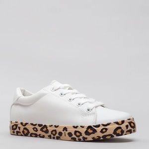 💕 Super Dope White Vegan Leather Sneakers 💕